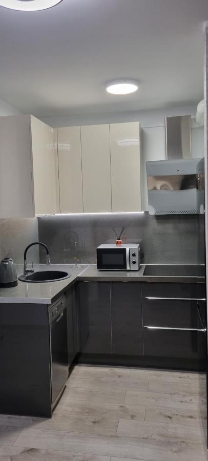 Apartament Unibal ชเตชชีแนค ภายนอก รูปภาพ