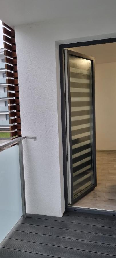 Apartament Unibal ชเตชชีแนค ภายนอก รูปภาพ