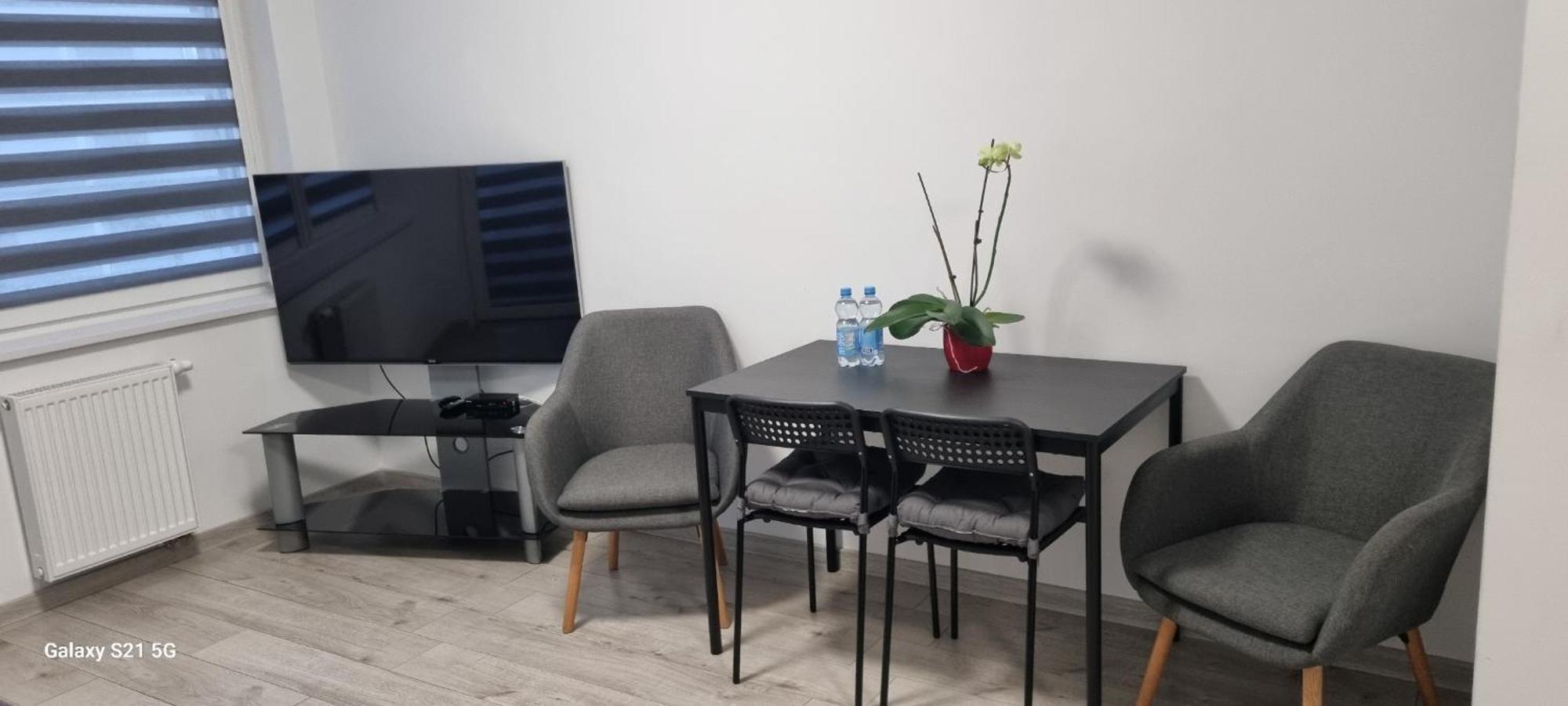 Apartament Unibal ชเตชชีแนค ภายนอก รูปภาพ